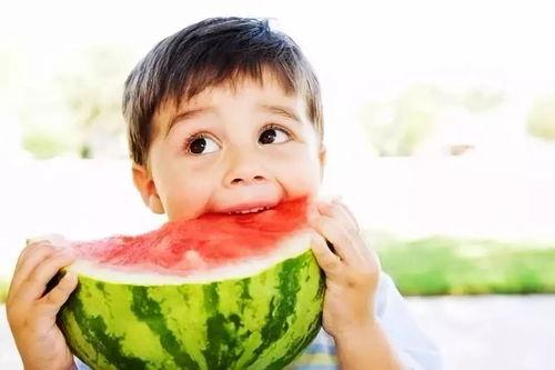 娱乐吃瓜酱弟弟吃剩饭,揭秘弟弟吃剩饭背后的故事